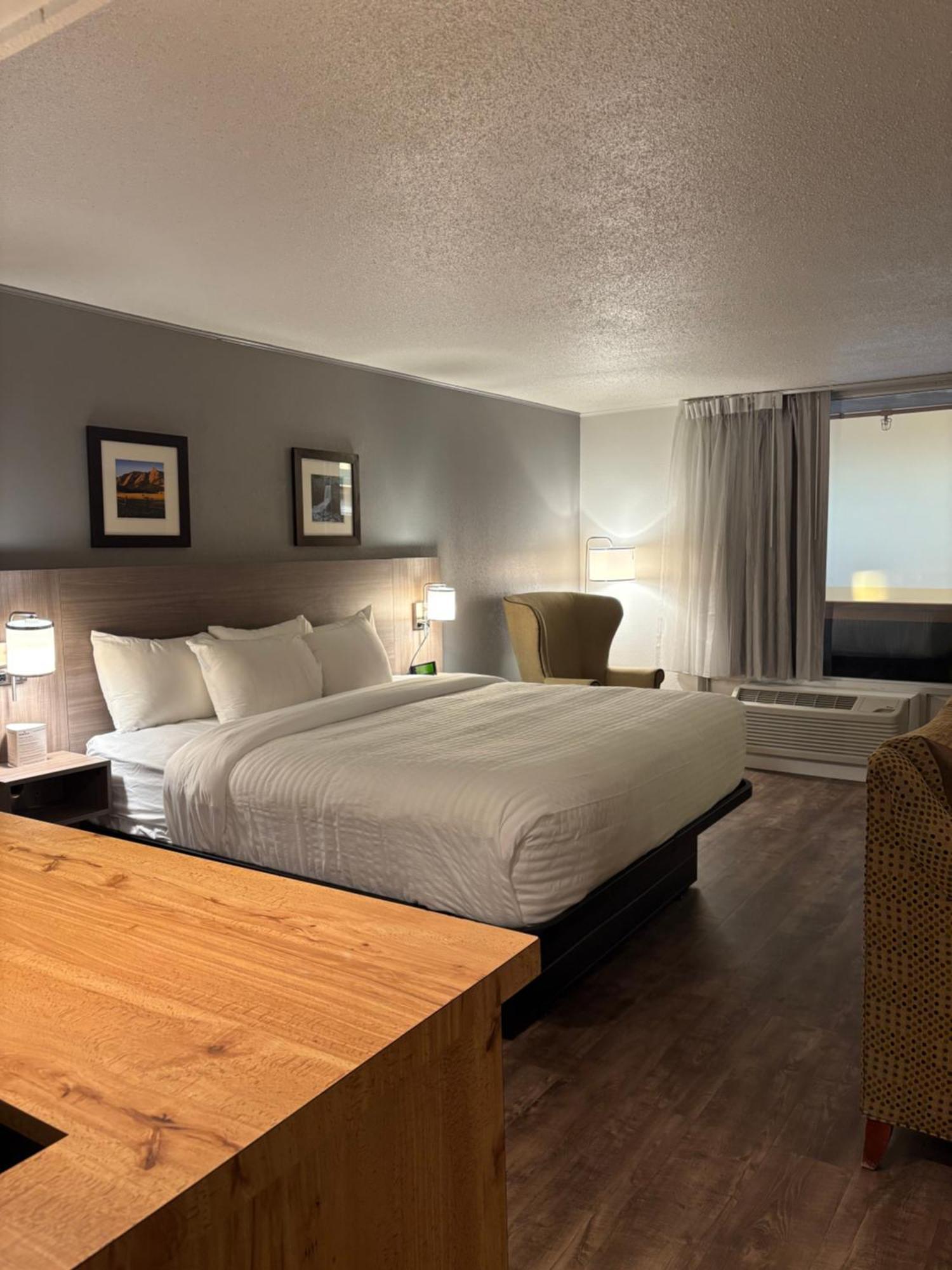 Clarion Inn & Suites And Convention Center เคิร์นนีย์ ภายนอก รูปภาพ